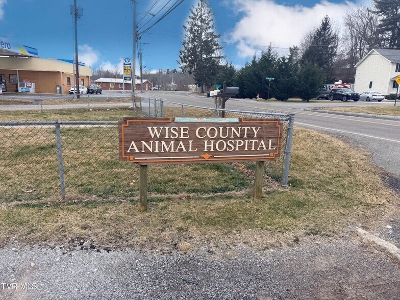 More Photos Of 404 Hurricane Rd NE, Wise Medical For Sale