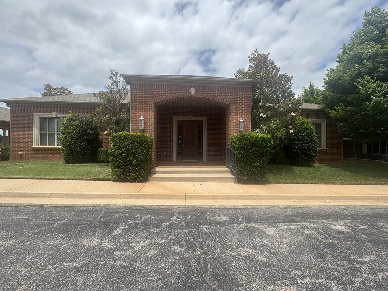 Primary Photo Of 7005 N Robinson Ave, Oklahoma City Office For Sale