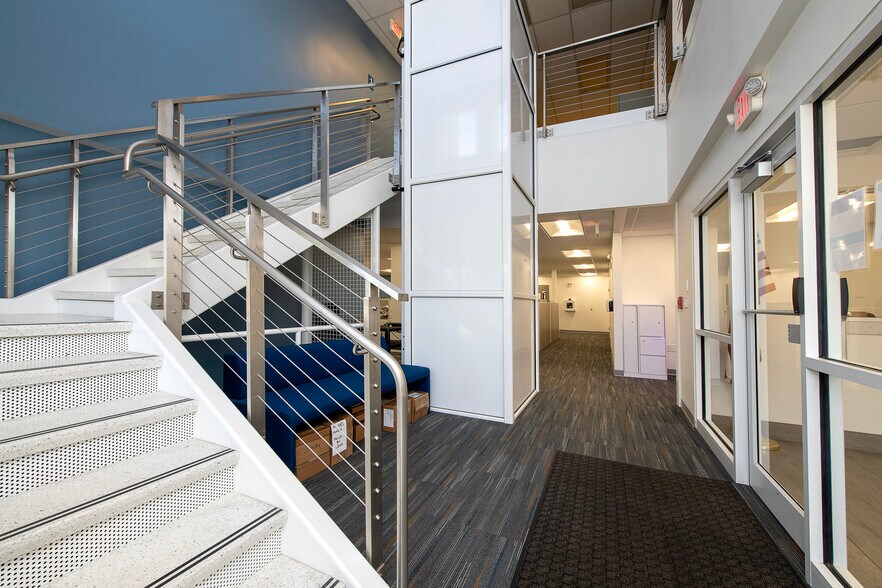 More Photos Of 25209-25249 Country Club Blvd, North Olmsted Unknown For Lease