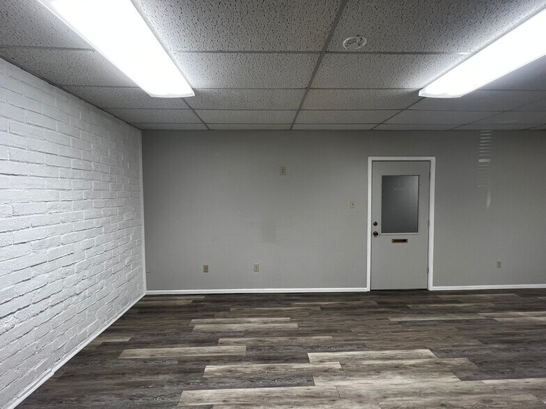 More Photos Of 4150 S Danville Dr, Abilene Storefront For Lease