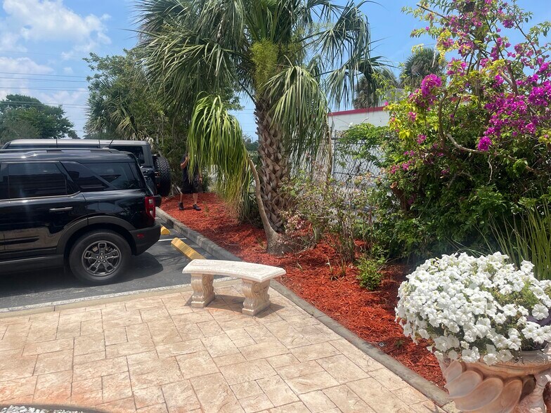 More Photos Of 615 Beville Rd, South Daytona Unknown For Sale