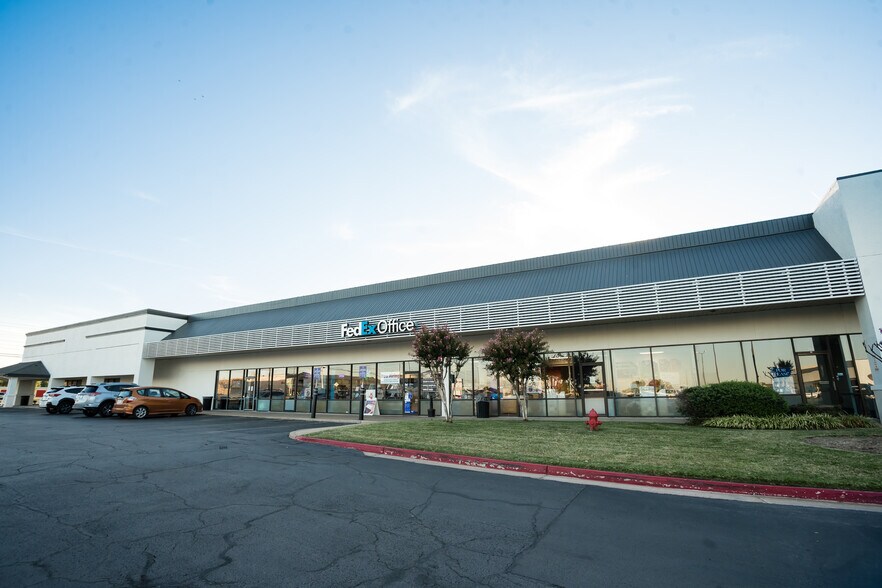 More Photos Of 728-732 W New Orleans St, Broken Arrow Unknown For Lease