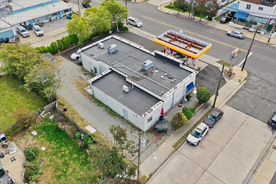 More Photos Of 12 Lido Blvd, Point Lookout Service Station For Sale