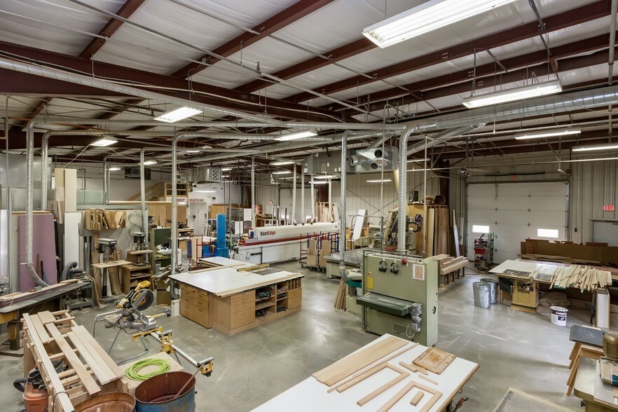 More Photos Of 801 62nd St, Marion Showroom For Sale