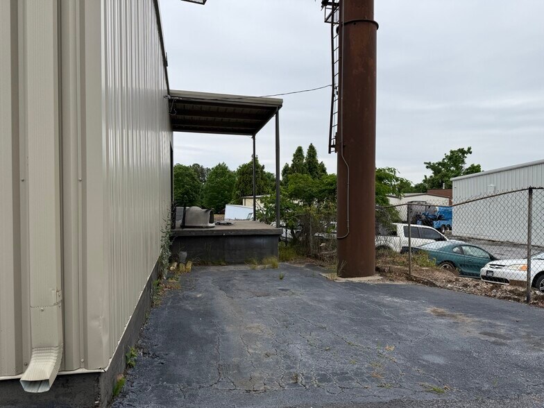 More Photos Of 1551 Dogwood Dr SW, Conyers General Retail For Lease