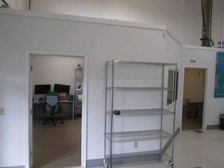 More Photos Of 2693 Delta Ring Rd, Ferndale Warehouse For Lease