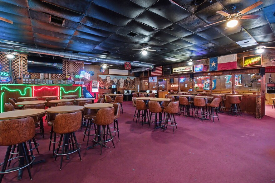 More Photos Of 15615 E State Highway 29, Buchanan Dam Restaurant For Sale