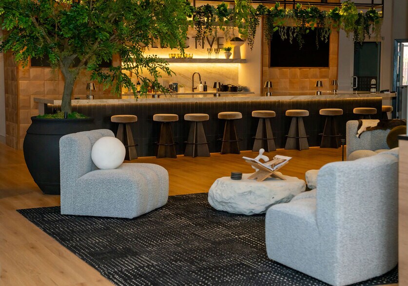 More Photos Of 2252 Pama Ln, Las Vegas Coworking Space