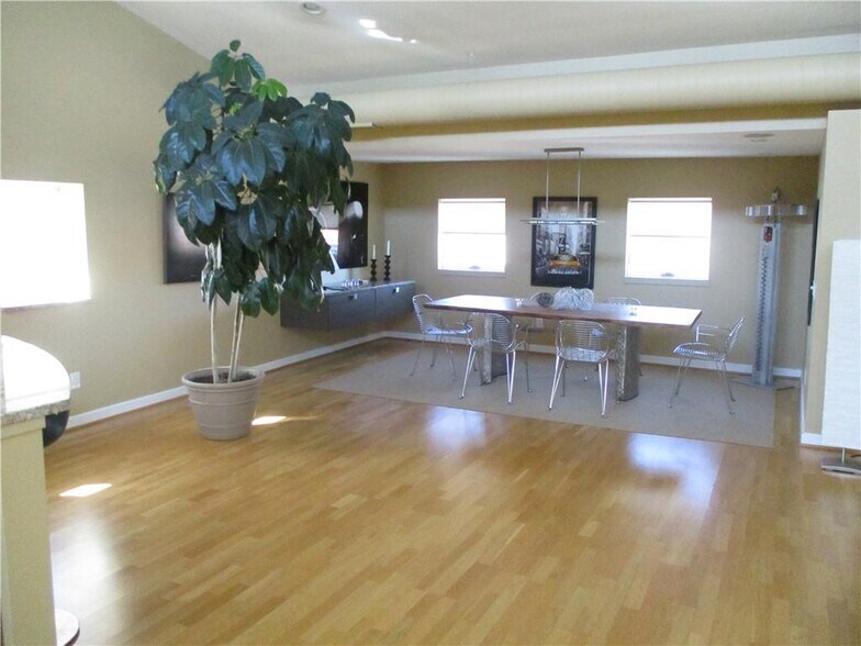 More Photos Of 19 Jay St, Rochester Freestanding For Sale