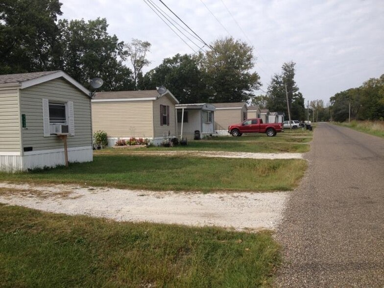 More Photos Of 1106 Rim Rd, Quincy Manufactured Housing Mobile Home Park For Sale