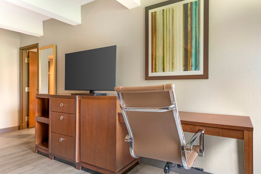 More Photos Of 250 W Church St, Mishicot Hotel For Sale