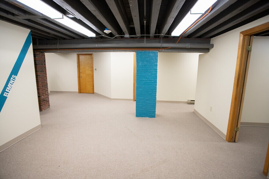 More Photos Of 105 Main St, Bangor Apartments For Lease