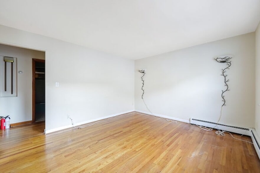 More Photos Of 715 Main St, Caldwell Storefront Retail Residential For Sale