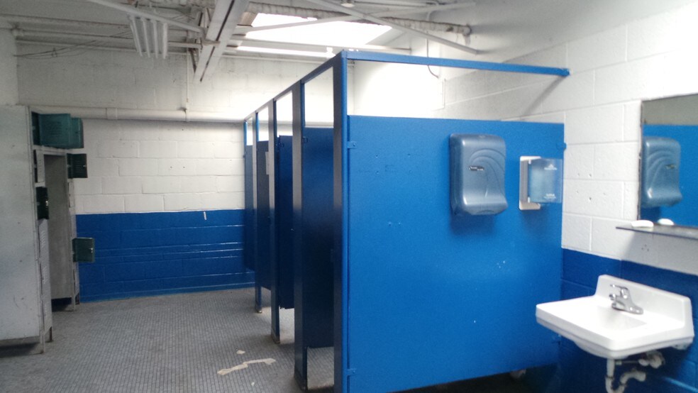 More Photos Of 3939 Bellevue St, Detroit Industrial For Sale