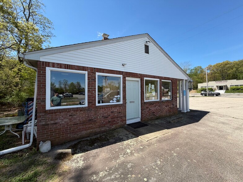 More Photos Of 7560 Post Rd, North Kingstown Freestanding For Lease