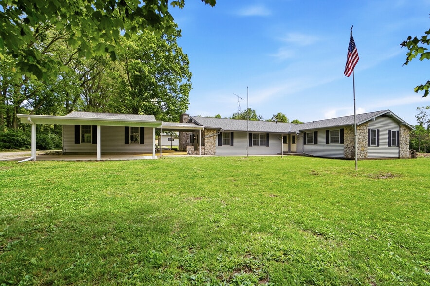 More Photos Of 2996 Millville Shandon Rd, Hamilton Specialty For Sale