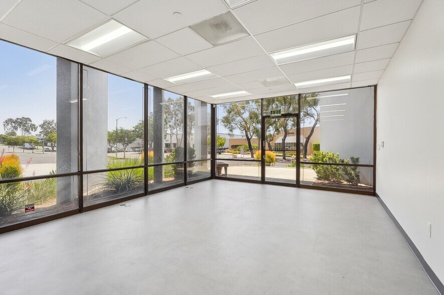 More Photos Of 14647-14667 Northam St, La Mirada Warehouse For Lease