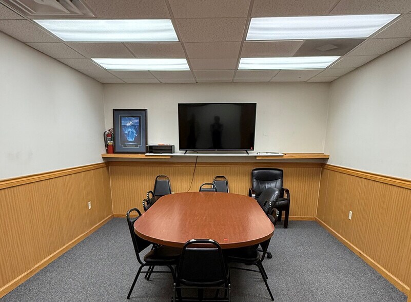 More Photos Of 10110 E 46th Pl, Tulsa Service For Lease