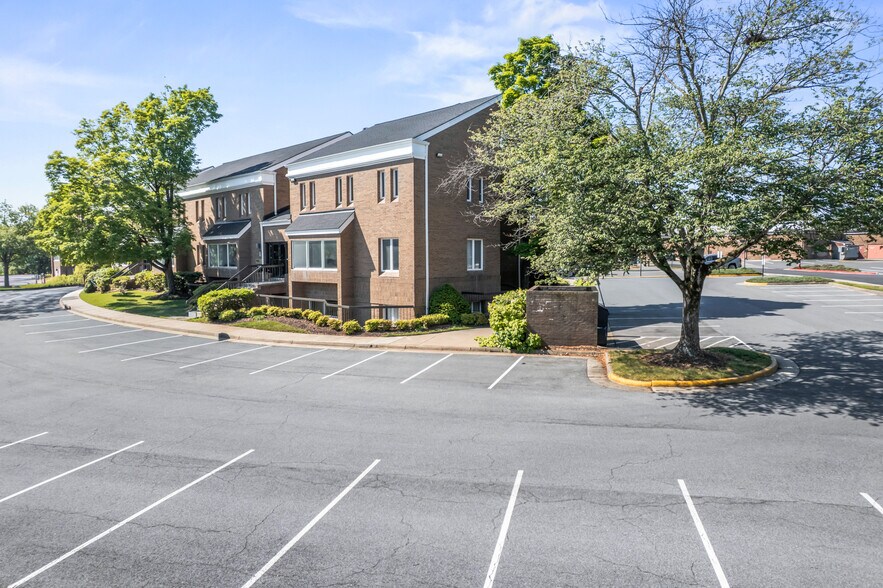 More Photos Of 3859-3871 Plaza Dr, Fairfax Office For Sale