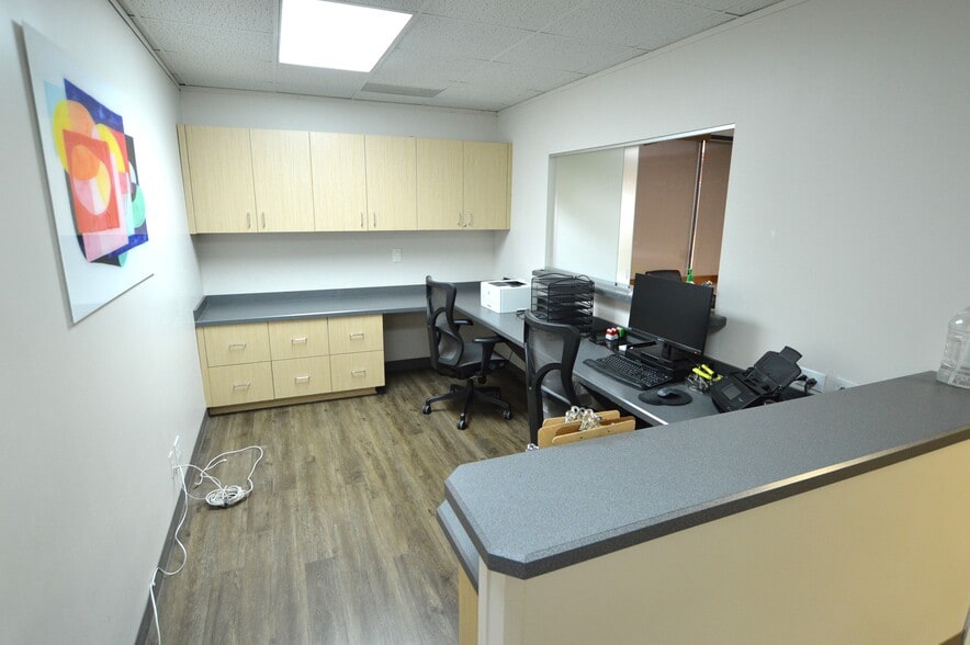 More Photos Of 2241 Peggy Ln, Garland Medical For Sale