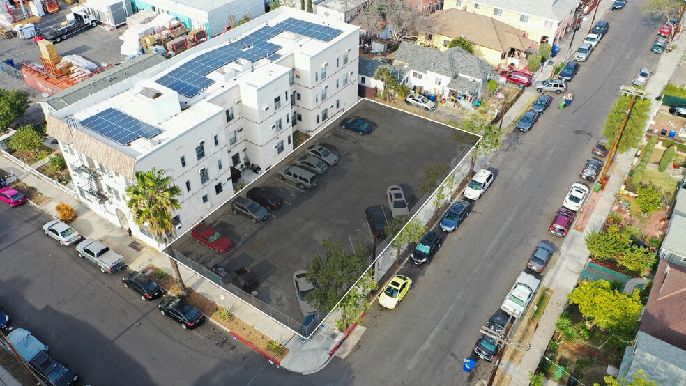 More Photos Of 1627 Oak St, Los Angeles Land For Sale