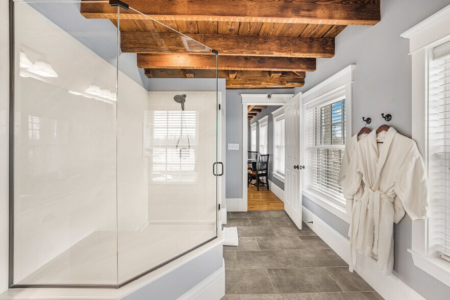 More Photos Of 208-210 Wharf St, Hermann Hospitality For Sale