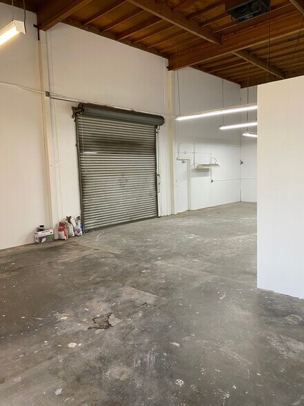 More Photos Of 2395 Monument Blvd, Concord Showroom For Lease