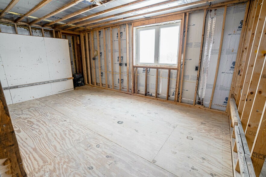 More Photos Of 2324 Vermillion St, Hastings Freestanding For Lease