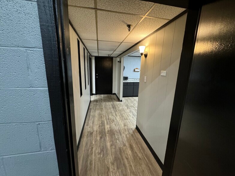 More Photos Of 300 Winona St, Knoxville Distribution For Lease