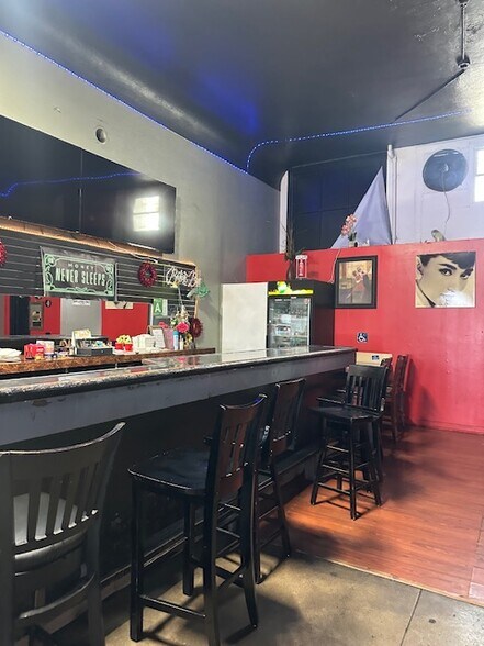 More Photos Of 2205 N Broadway, Los Angeles Bar For Sale