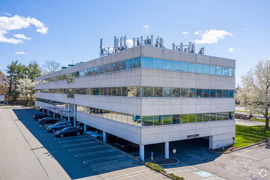 More Photos Of 12 N State Rt 17, Paramus Office For Lease