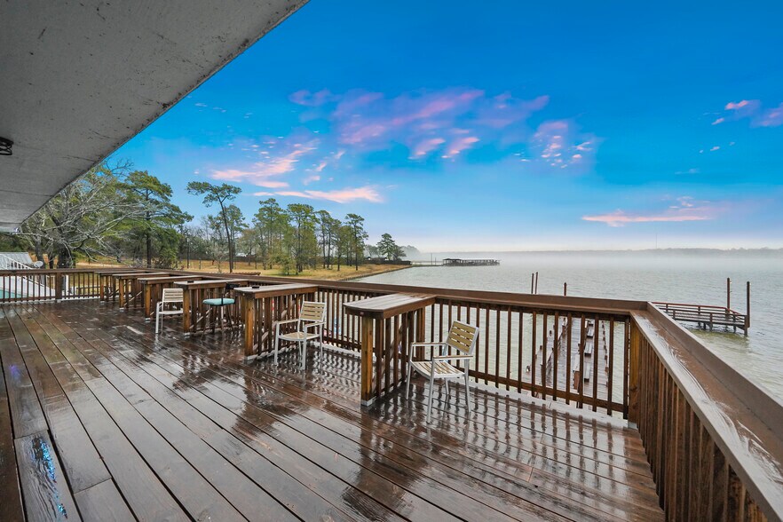 More Photos Of 371 Navaho Trl, Onalaska Restaurant For Sale