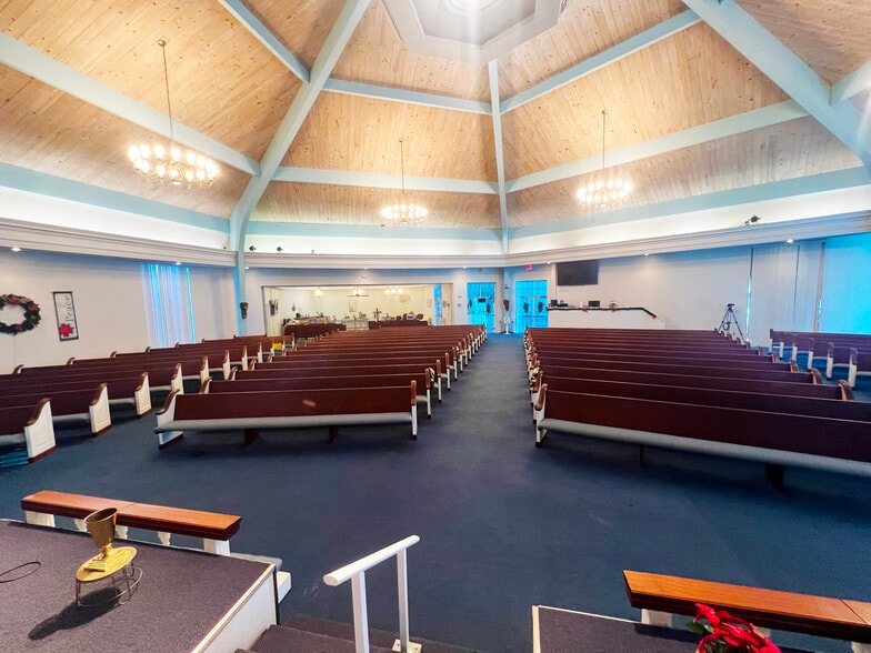 Primary Photo Of 1800 Cypress Gardens Blvd, Winter Haven Religious Facility For Lease