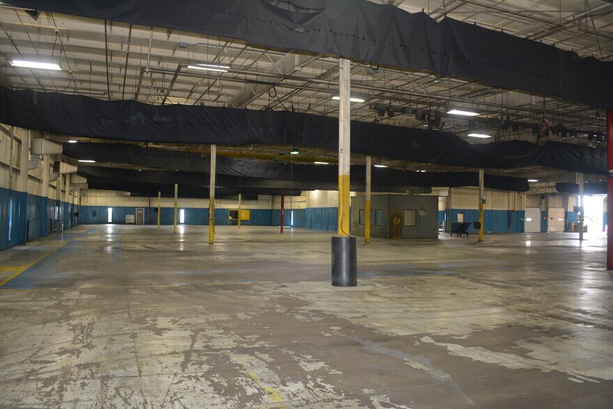 More Photos Of 1514 Progress Dr, Albion Manufacturing For Sale