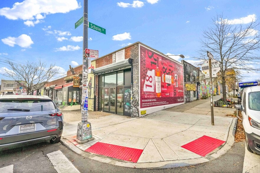 More Photos Of 282 Scholes St, Brooklyn Bar For Lease