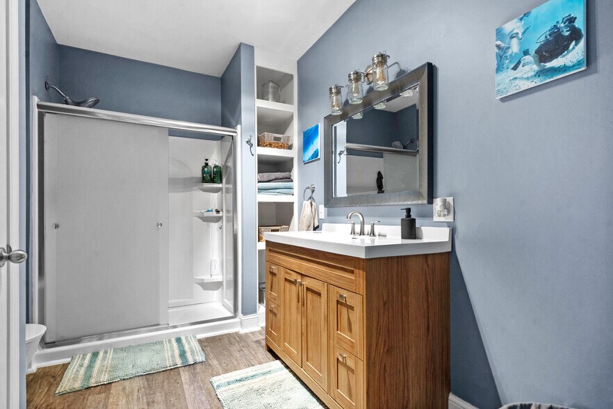 More Photos Of 11155 Hubbard Rd, Kansas City Flex For Sale