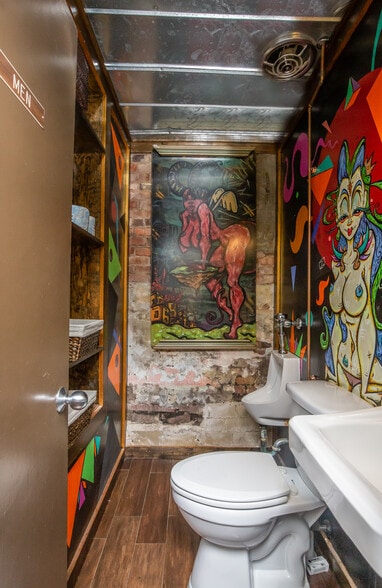 More Photos Of 114-116 17th Ave S, Nashville Office For Sale