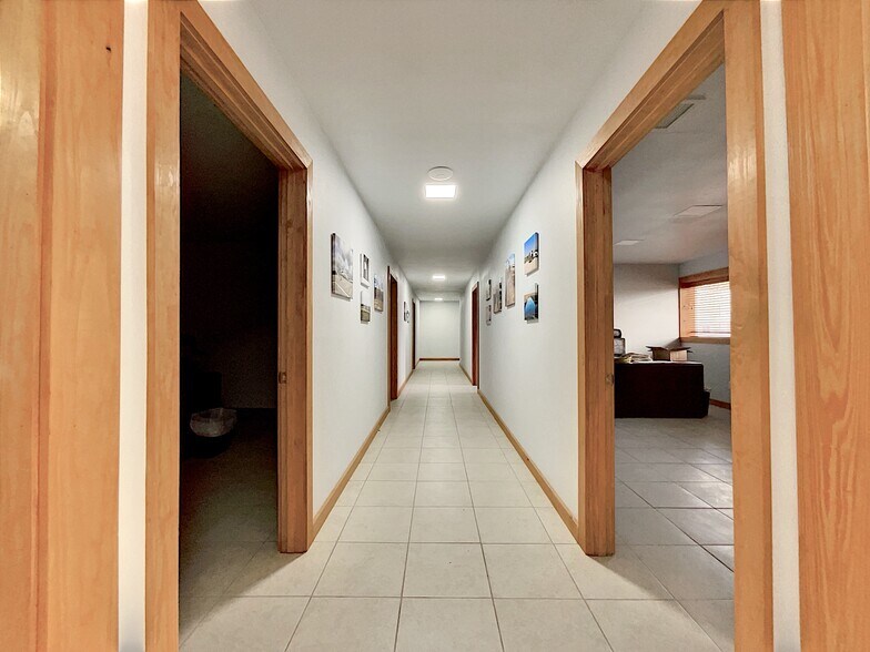 More Photos Of 201 Houston St, George West Warehouse For Lease