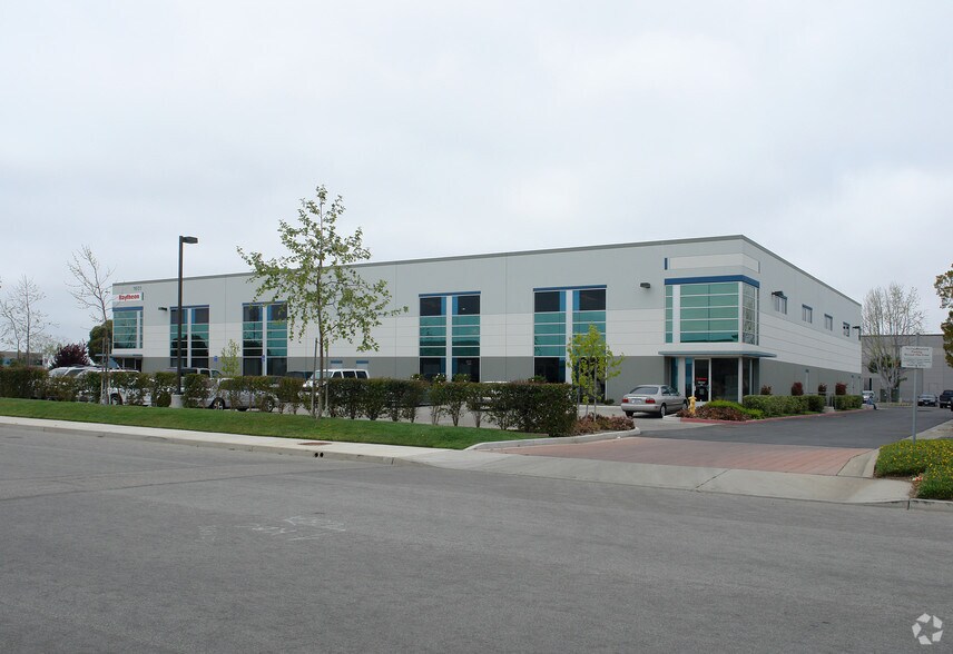 Primary Photo Of 1601 Fiske Pl, Oxnard Manufacturing For Lease