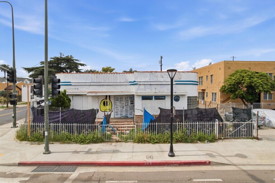 More Photos Of , Los Angeles Unknown For Sale