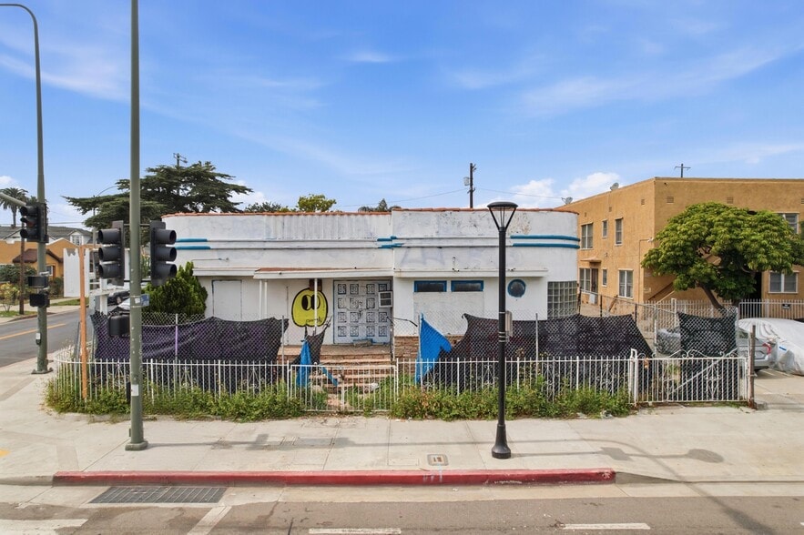 More Photos Of , Los Angeles Unknown For Sale