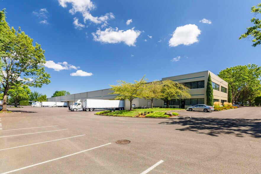 More Photos Of 15951-15999 SW 72nd Ave, Portland Unknown For Lease