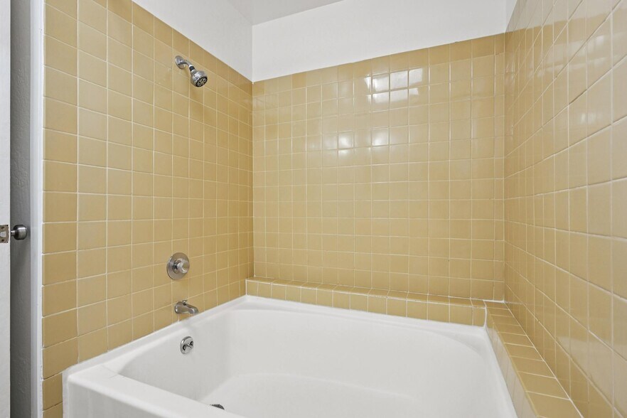 More Photos Of 135 Spring Grove Ave, San Rafael Multifamily For Sale