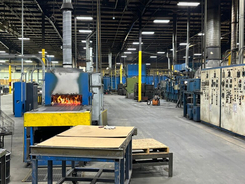 More Photos Of 400 E Industrial Park Rd, Holly Springs Manufacturing For Lease