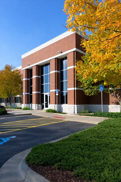 More Photos Of 985 Gezon Pky SW, Grand Rapids Medical For Lease