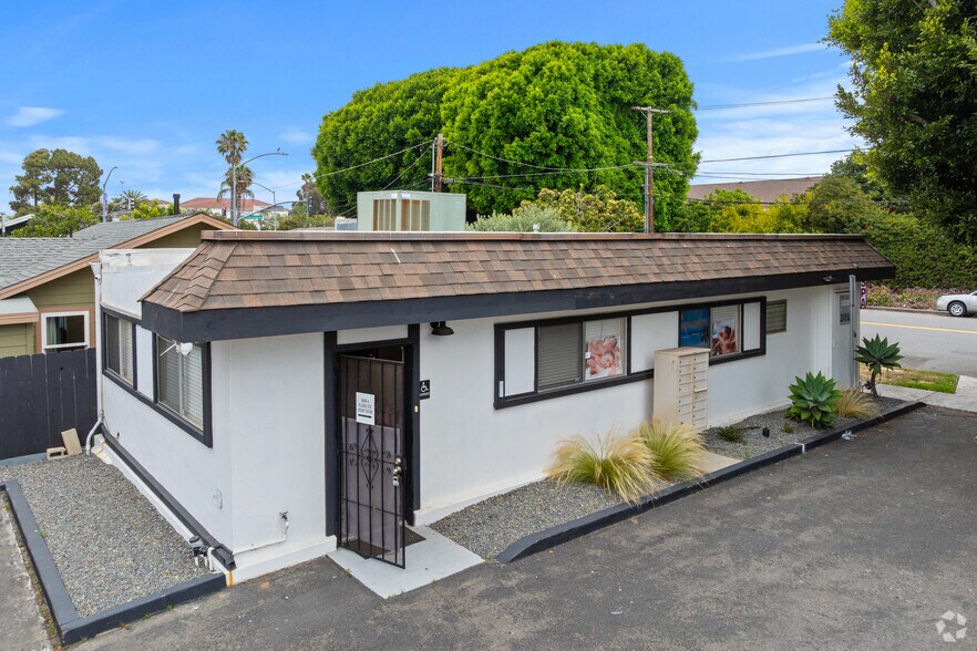 More Photos Of 3039 Jefferson St, Carlsbad Office For Sale