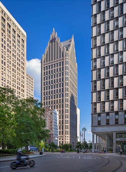 More Photos Of 500 Woodward Ave, Detroit Office For Lease