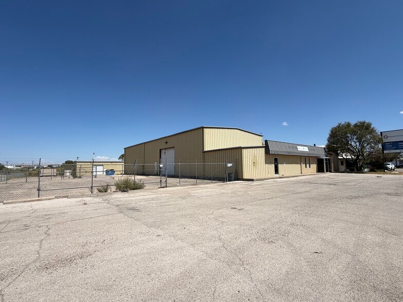 More Photos Of 3762 Kermit Hwy, Odessa Warehouse For Sale