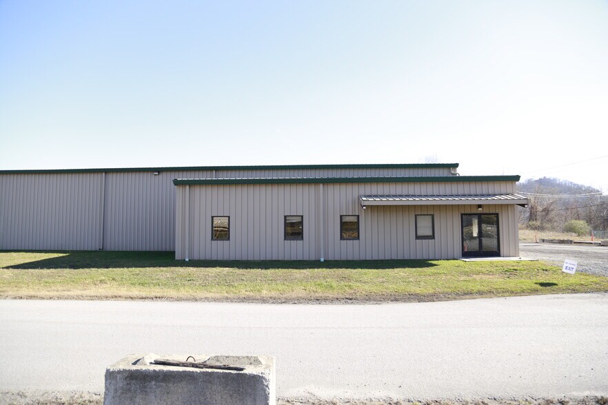 More Photos Of 255 S Plant St, Morgantown Distribution For Lease