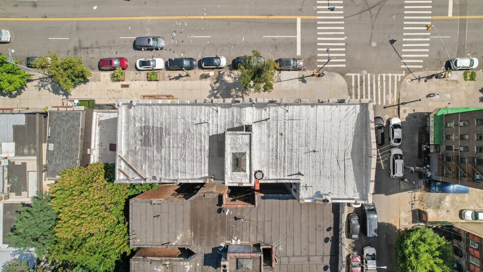More Photos Of 324-326 Roebling St, Brooklyn Apartments For Sale